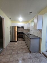 Building Photo - 187 Colon Ave