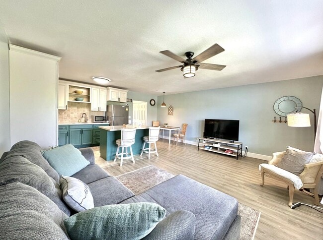 Building Photo - 359 Norwich O