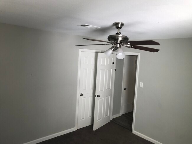 Foto del edificio - 2729 Magnolia Dr