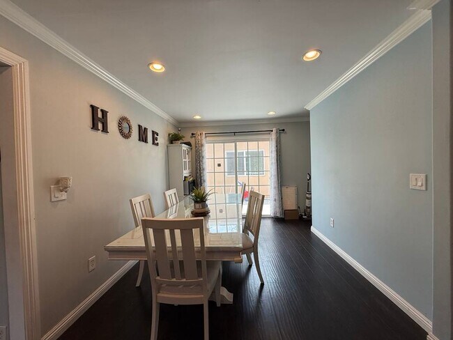 Building Photo - Charming 4-Bedroom, 2-Bath Fully Furnished...