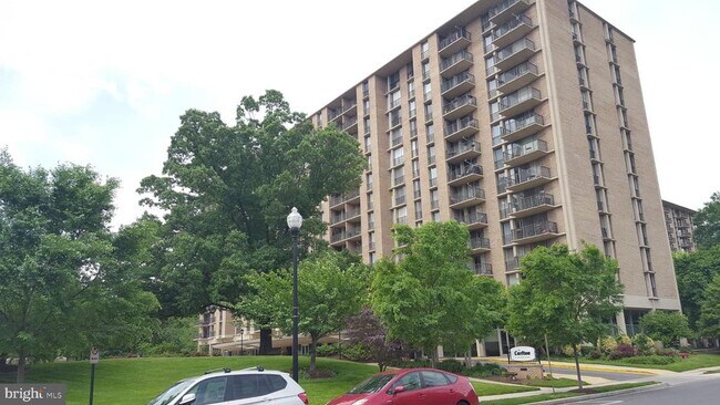 Foto del edificio - 4600 Miles Dr