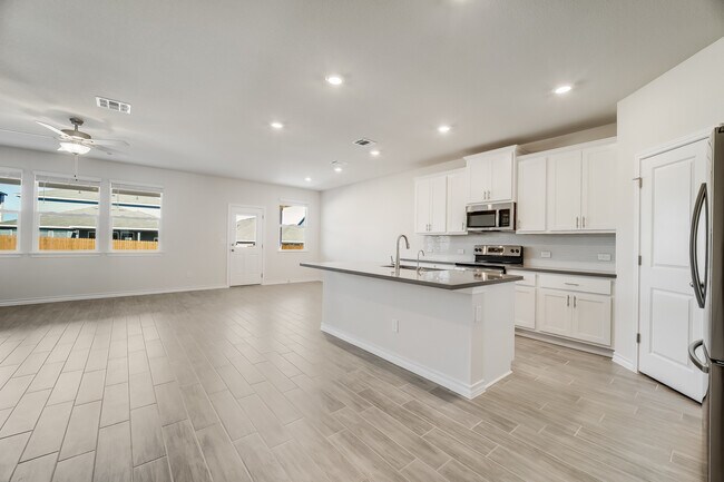 Building Photo - 160 Andesite Trl