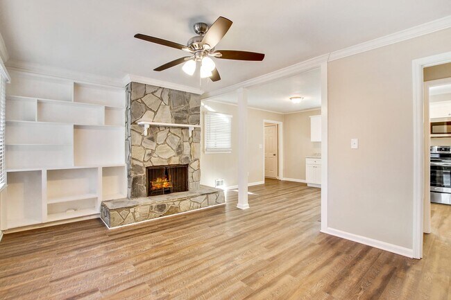 Foto del edificio - 7268 Westwood Ln