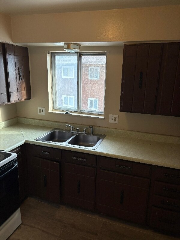 Building Photo - 350 Gahart Dr