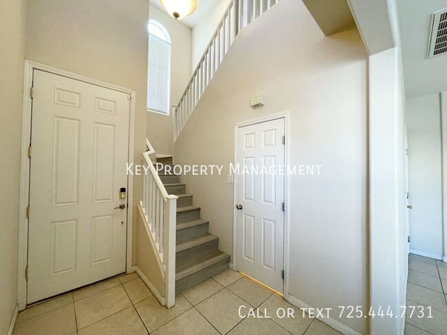 Building Photo - 6566 Gertrude Ct