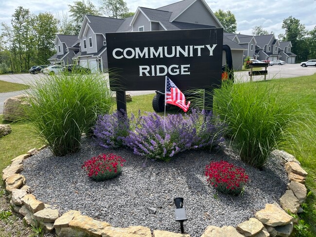 Foto del edificio - 2116 Community Ln