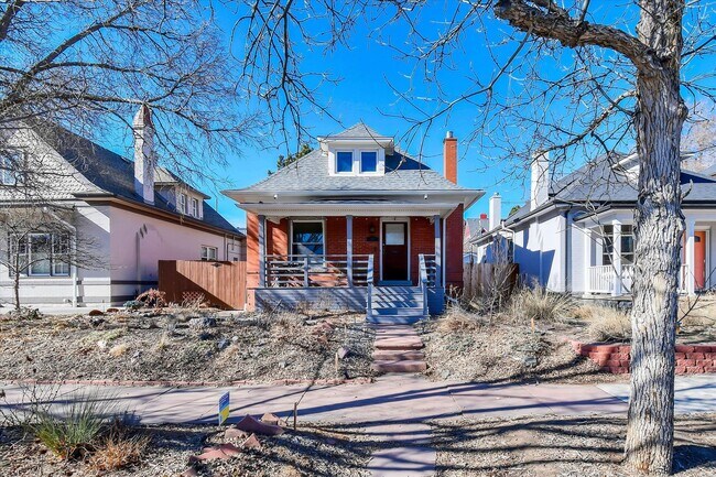 Building Photo - Charming luxury meets timeless character in the heart of West Wash Park - Available NOW!!
