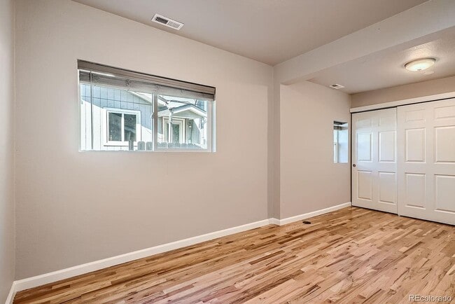 Foto del edificio - 915 E 4th Ave