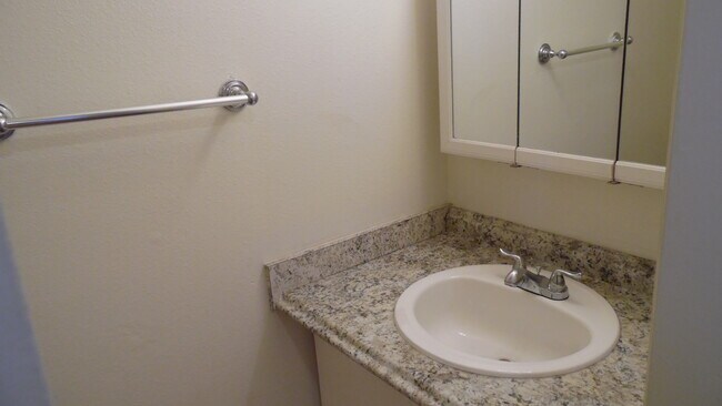 Building Photo - 377 Smithridge Park