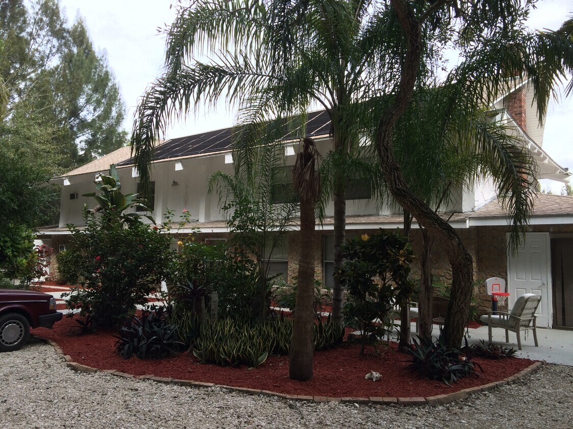 Primary Photo - 16170 Aralia Dr