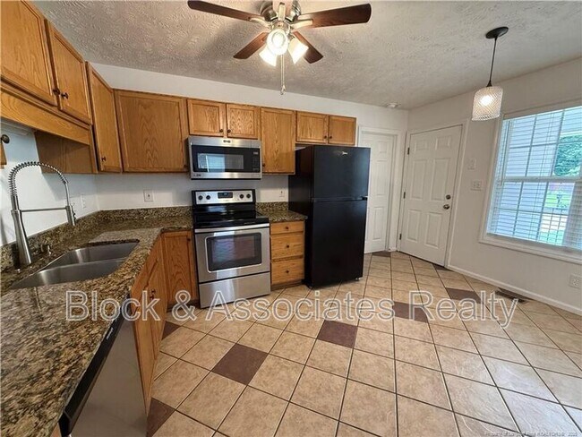 Foto del edificio - 5438 Biscoe St