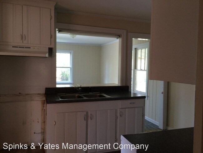 Foto del edificio - 3 br, 1 bath House - 295 Youngs Mill Rd