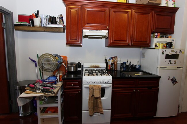 Building Photo - 434 E 76th St