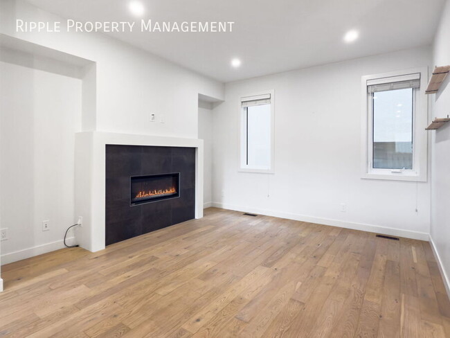 Building Photo - 6 MONTH LEASE - GORGEOUS 3 BEDS/2.5 BATHS ...