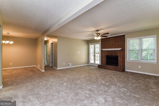 Building Photo - 130 Bloomfield Dr