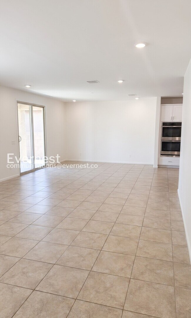 Foto del edificio - 3041 W Cres View Ln