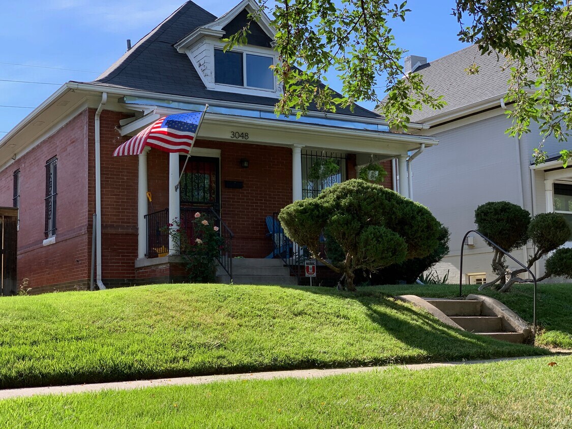Primary Photo - 3048 Vine St