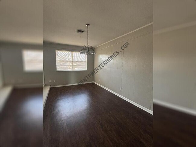 Foto del edificio - 4823 Greenfield Dr