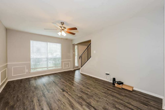 Foto del edificio - 609 Nightshade Dr