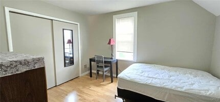 Building Photo - 50 Lincoln Ave