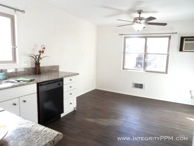 Foto del edificio - 5442 Adobe Falls Rd