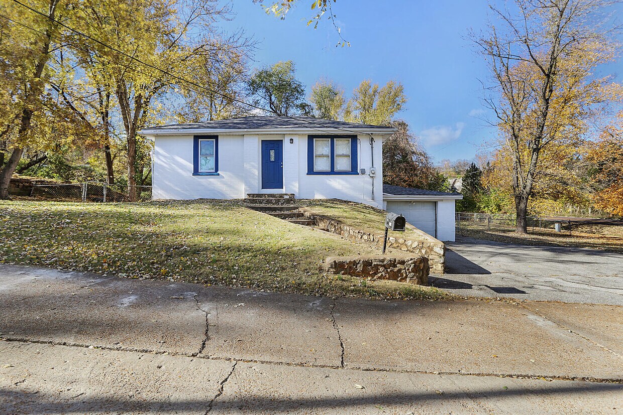 Primary Photo - 601 Northview Dr