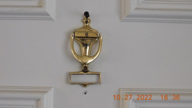 Foto del edificio - 490 N Fox Hills Dr