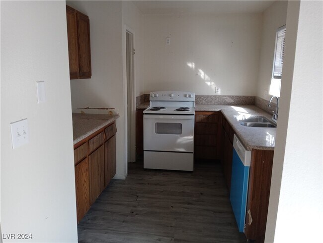 Building Photo - 6227 Don Gaspar Ave