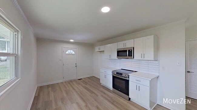 Building Photo - 206 Plaza Dr