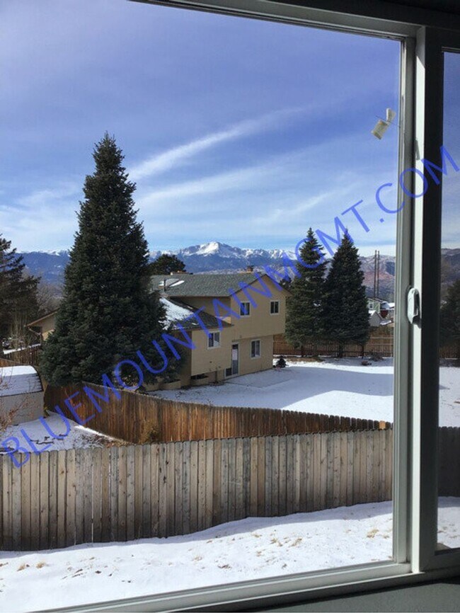 Building Photo - 6 br, 3 bath House - 2355 Parliament Drive