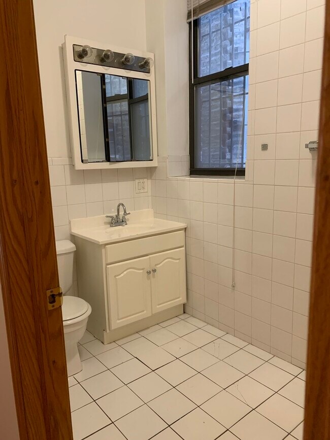 Foto del edificio - 1337 W Huron St