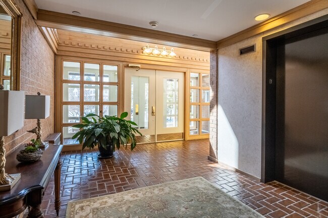 Foto del edificio - 300 Livingston Ave