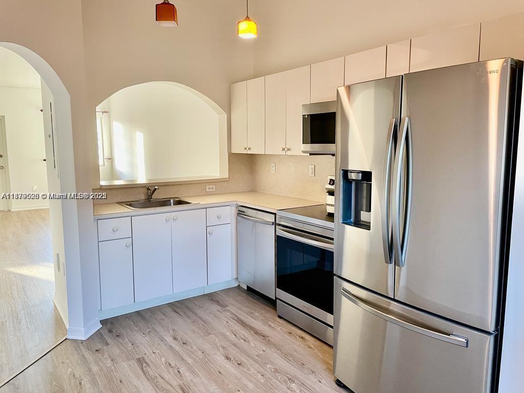 Foto principal - 975 NE 33rd Terrace