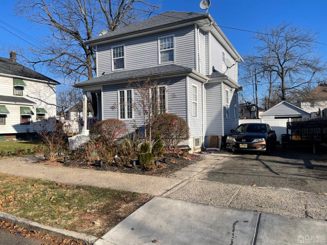 Primary Photo - 57 Quentin Ave