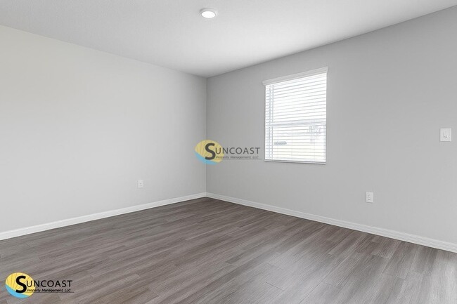 Building Photo - 6438 Sweetbay Ln