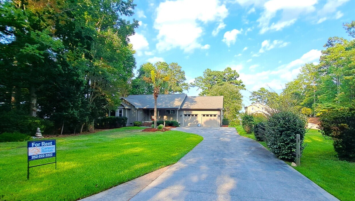 Primary Photo - 326 N Plantation Ln