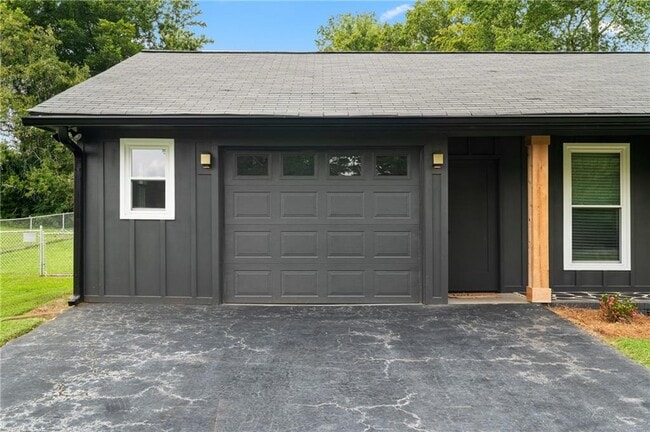 Building Photo - 3251 Plains Way