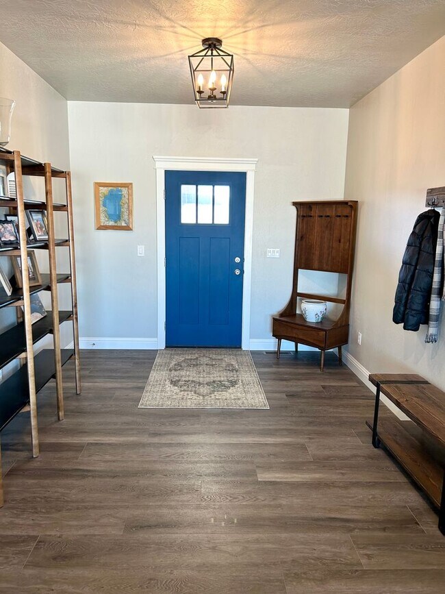 Foto del edificio - Large Beautiful home in Spring Creek