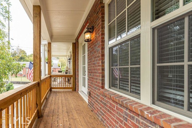 Building Photo - 216 Haverstock Ct