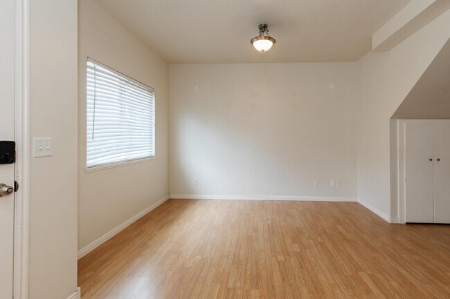 Foto del edificio - 484 W 1490 N