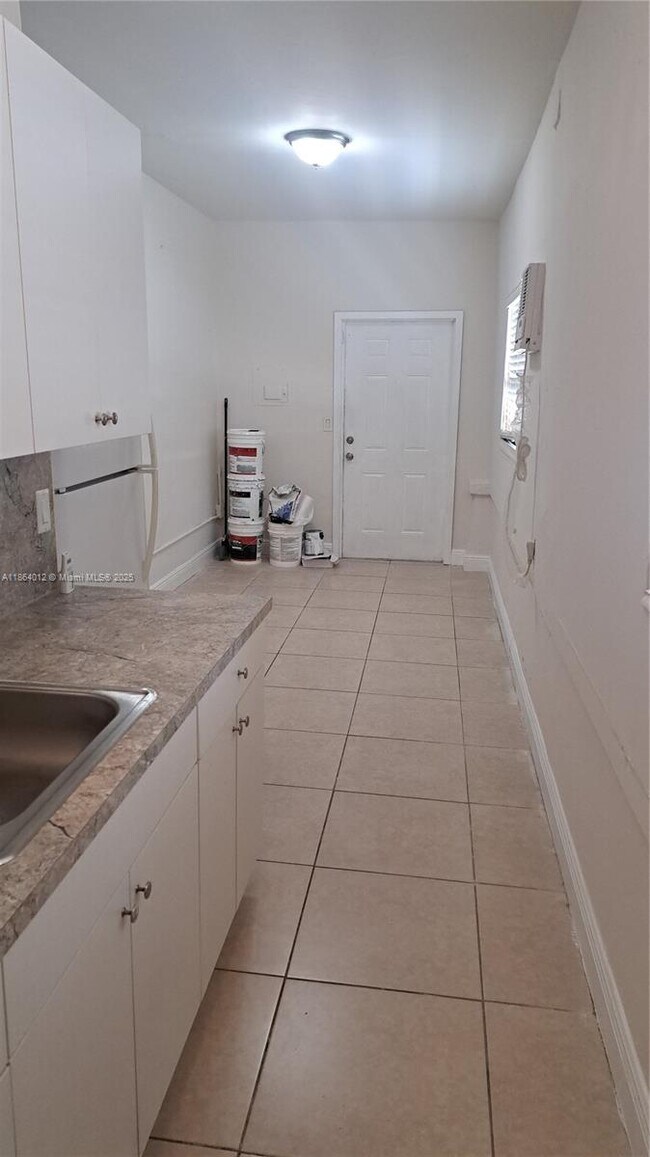 Foto del edificio - 1362 SW 2nd St