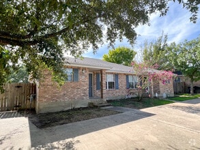 Building Photo - 2408 Brittain Ct
