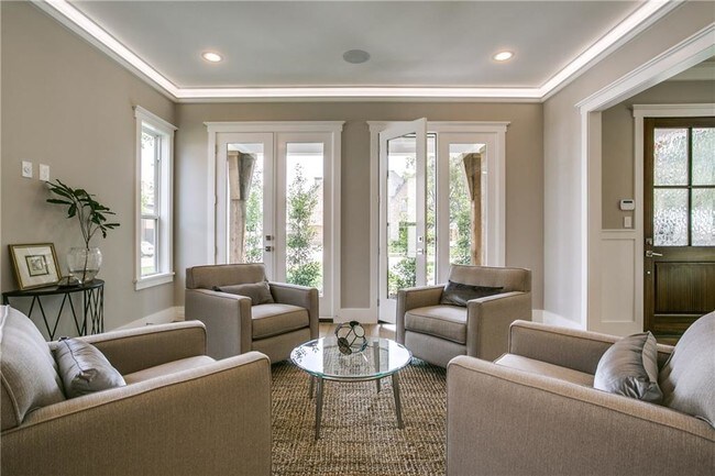 Foto del edificio - 6809 Woodland Dr