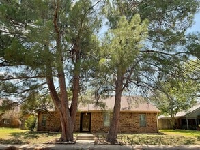 Building Photo - 2407 Arbor Cir