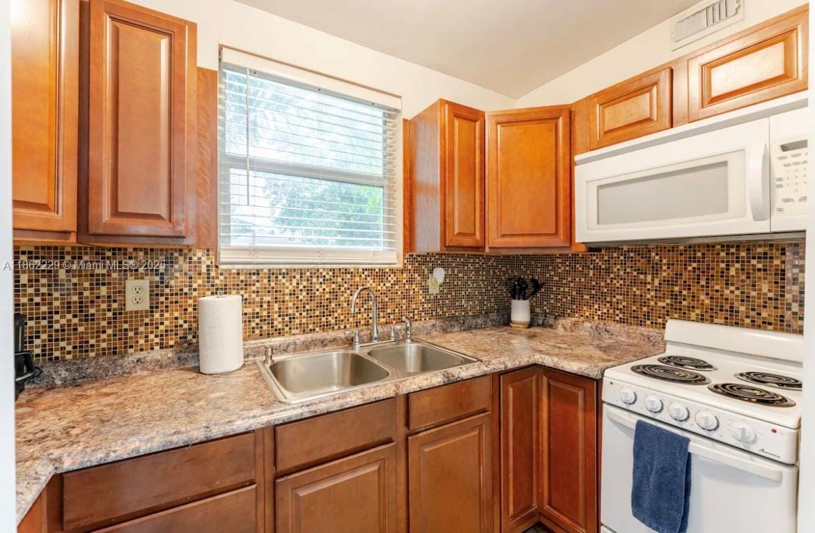 Foto principal - 370 NE 159th St