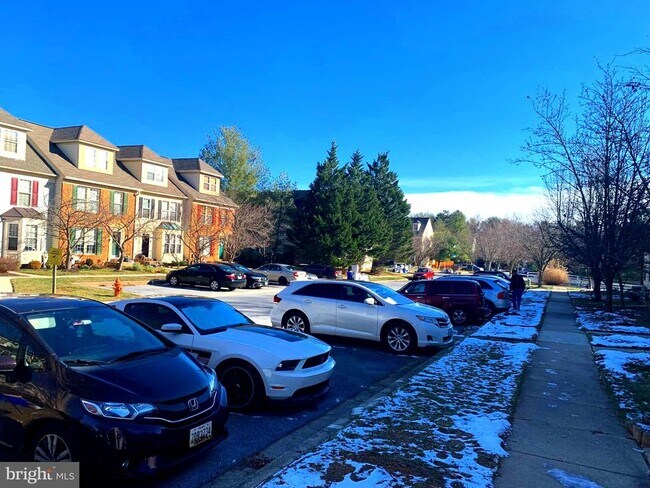 Foto del edificio - 9801 Sherwood Farm Rd
