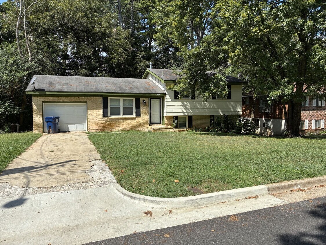 Foto del edificio - 2607 Bonnieview Dr NW