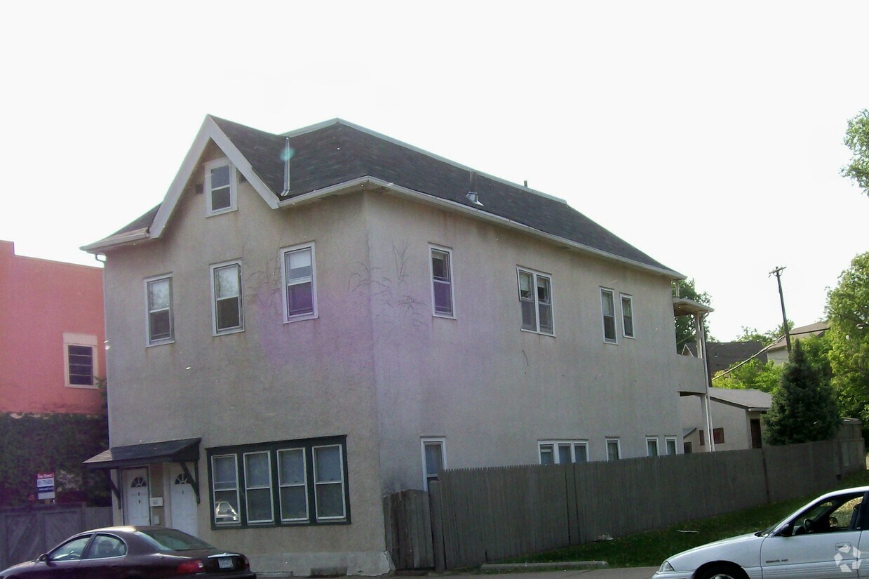 Building Photo - 661 Payne Ave