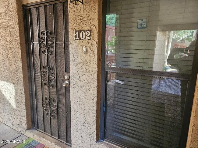 Foto del edificio - 3131 W Cochise Dr