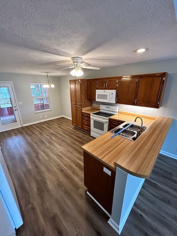 Foto del edificio - 2836 Roscommon Dr